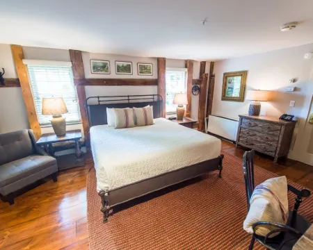 Three Chimneys Inn Hotels in Strafford County