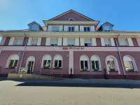 Hotel Neuenburger Hof Hotel di Hertingen