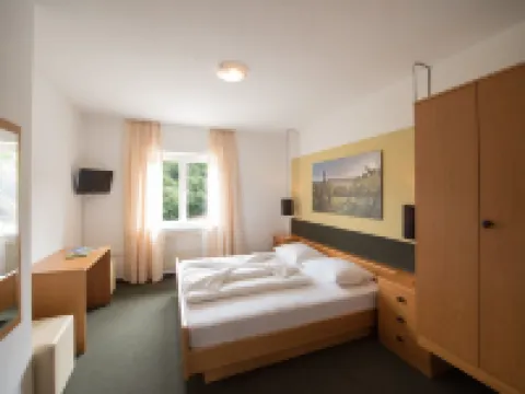 西格慕盧思庫隆酒店 阿皮亞諾蘇拉斯特拉達德爾維諾酒店