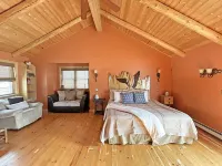 Timeless Mesa Hideaway 2 Bedroom Cabin - de charme
