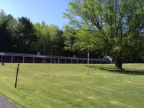 Starlight Inn Hotels in Bennington