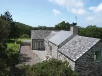 Cefn Isaf Hotels in Dolbenmaen