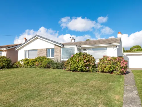 33 Weymouth Park Hotels in Kingsbridge