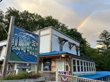 Inn 32 Отели в г. North Woodstock