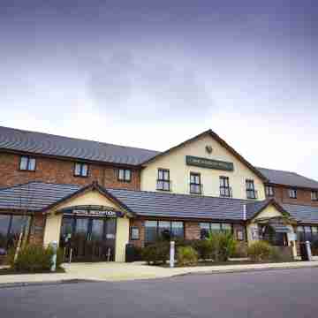 The Wishing Well Hotel Exterior