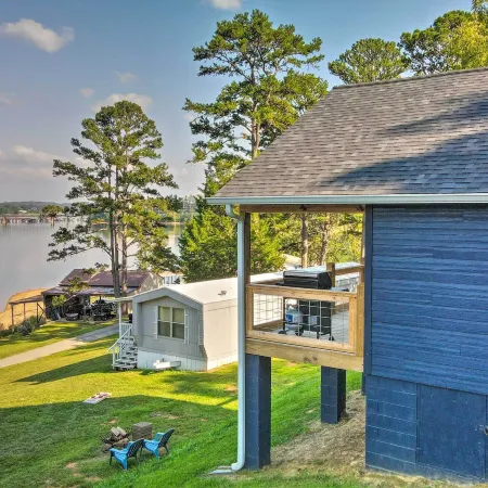 Quaint Cottage Overlooking Cherokee Reservoir