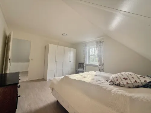 Large, detached cottage, 5 stars, near the beach, beautiful view. Hotels in Buren