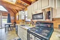 Okeechobee Cabin in Waterfront Community w/ Dock! - parking