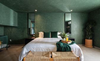 Colorful & Lively Centro Gem 5Br, Rooftop Patio