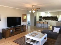Comfort + privacy near magical Second Valley beach. Great for families.
