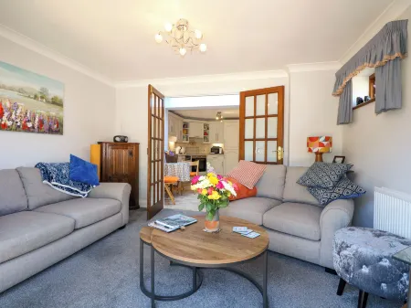 Lavender Cottage Отели в г. Хейлшем