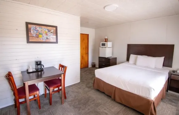 蘇必利套房汽車旅館