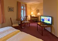 Landhaus Heidehof Hotels near Kleingartenverein "Eidechsental" e.V. Kesselsdorf