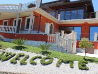 Divine Holiday Home in Giosa Marea with Sauna & Hot Tub Hotels in Gioiosa Marea