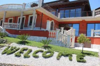 Divine Holiday Home in Giosa Marea with Sauna & Hot Tub