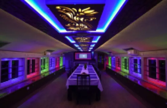 Premium Houseboat