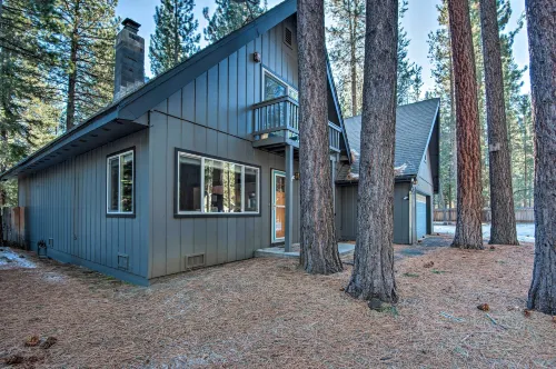 7 Mi to Heavenly Ski Resort: Cozy Tahoe Cabin