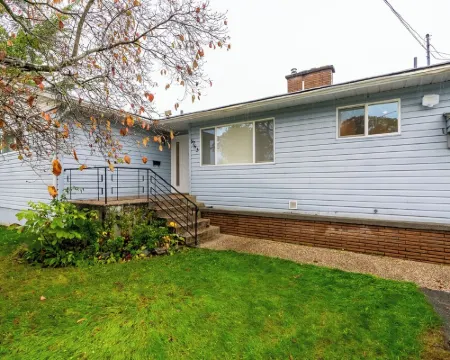 Modern 3-bedroom Rancher with AC and WiFi in Chilliwack チリワックのホテル