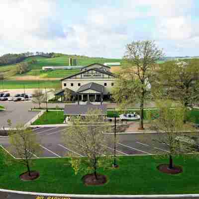 Carlisle Inn Hotel Exterior