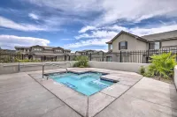 Washington Townhome w/ Patio + Resort Perks! - parking