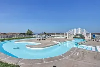 Furnished Porch, Resort Pools! Lands End Condo - 3 tähden