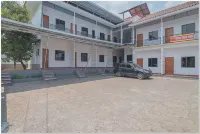 RedDoorz Plus Near Rsud Majalengka - parcheggio