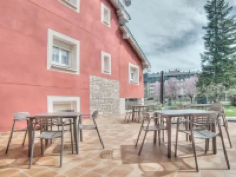 Pura Vida Pirineos Hotels in Jaca