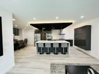 LUXURIOUS LA HOME *PRIVATE ROOFTOP* OUTDOOR TV*