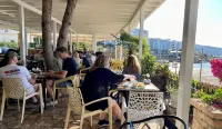Kalemi's Beachside Hotel - Breakfast