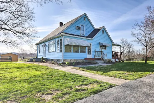 Charming East Bernstadt Retreat < 6 Acre Farm!