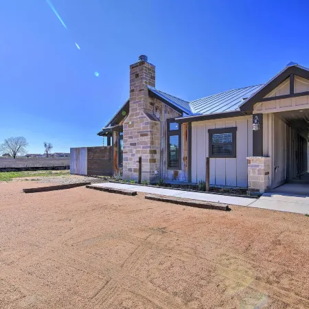 Uncorked Ranch Hill Country Home 1Mi to Winery!