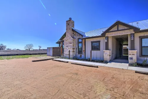 Uncorked Ranch Hill Country Home 1Mi to Winery! - Kylpylä