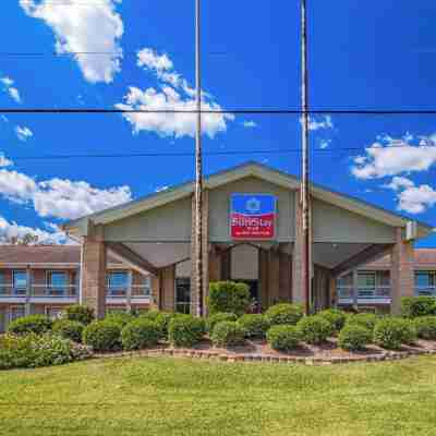 SureStay Plus by Best Western Beaumont Hotel Exterior