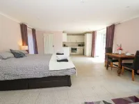 Garden Apartment Hotels in New Quay