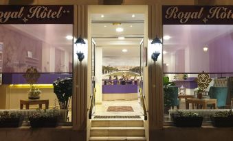Royal Hotel Versailles
