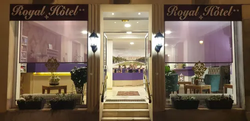 Royal Hôtel Hôtels à : Buc