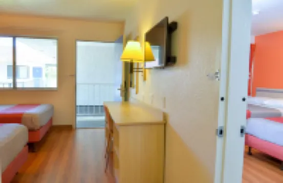 Motel 6 – Santa Nella, on I-5