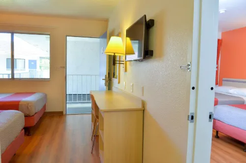 Motel 6 – Santa Nella, on I-5