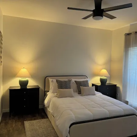 Cozy Arlington Retreat 2BR 2BA + Sofa Bed
