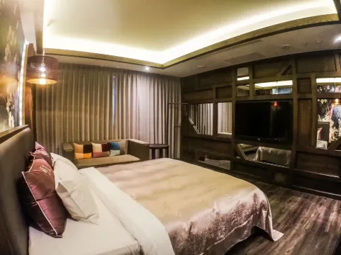 嵩夏汽車旅館