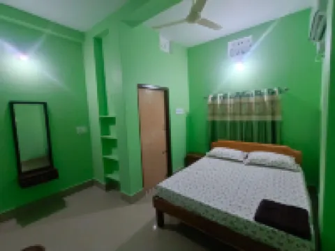 Goroomgo Grand Inn Lodge Grand Raod Puri
