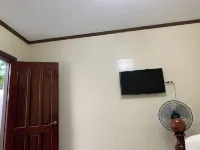 DELUXE QUEEN SUITE