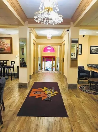 District Hotel Отели рядом с достопримечательностью «Университет Ховард»