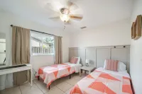 Sun-Soaked FLL Getaway • Pool • BBQ • Near Beaches