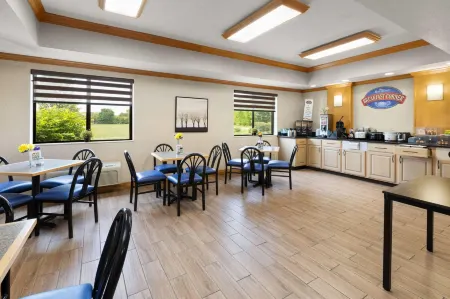 Baymont by Wyndham Paw Paw Отели в г. По По