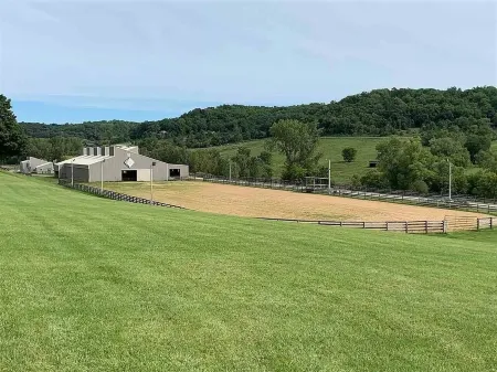 Beautiful Rustic Townhome - Lodge Theme
