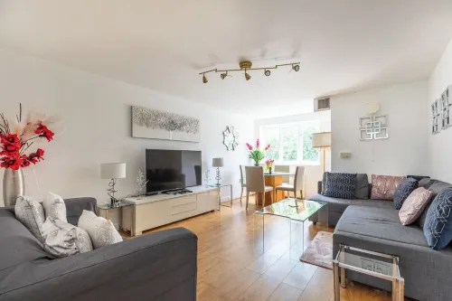 London Oasis in Woolwich Arsenal