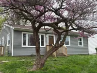 Charming 3-bedroom pet friendly house with fenced in yard in Clinton, IA.