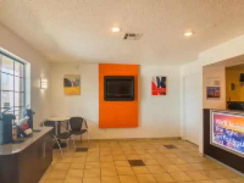 Motel 6 Thousand Oaks, CA Hotels in Thousand Oaks