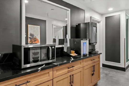 Le Bon Hotel Hollywood Отели рядом с достопримечательностью «Парамаунт пикчерс студио торс»